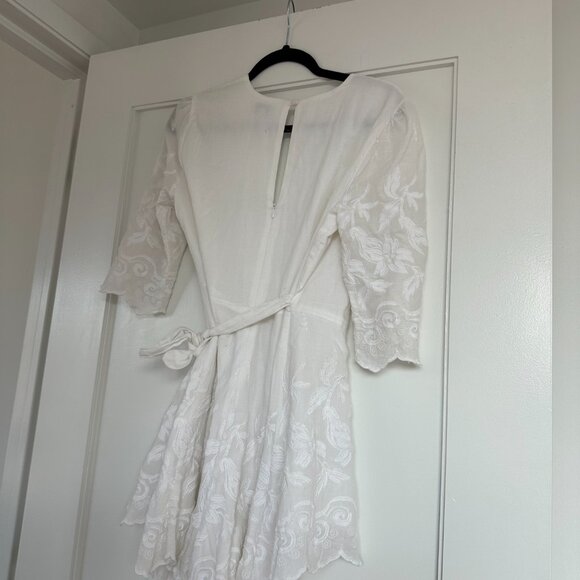 Place Nationale Wrap Mini Dress Sz 2 White Linen Embroidered Scallop Trim - Picture 6 of 7